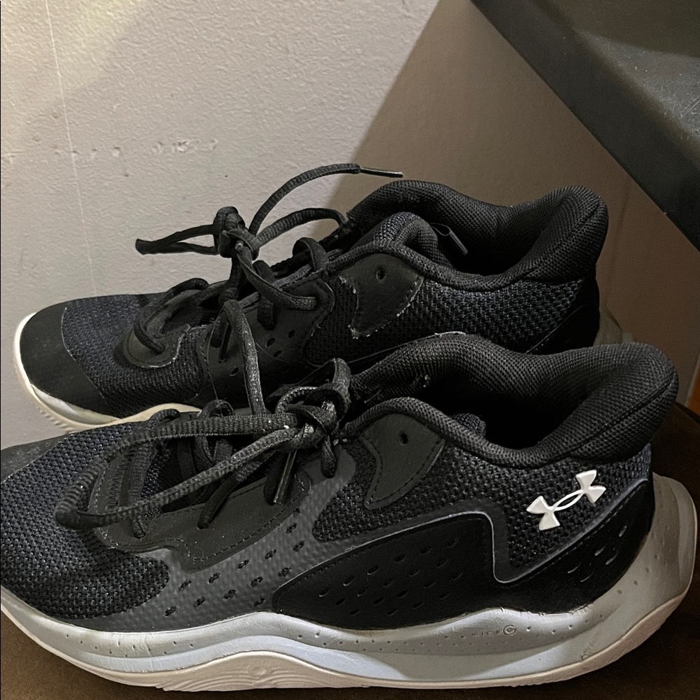 Under Armour Black and White basketball sneakers